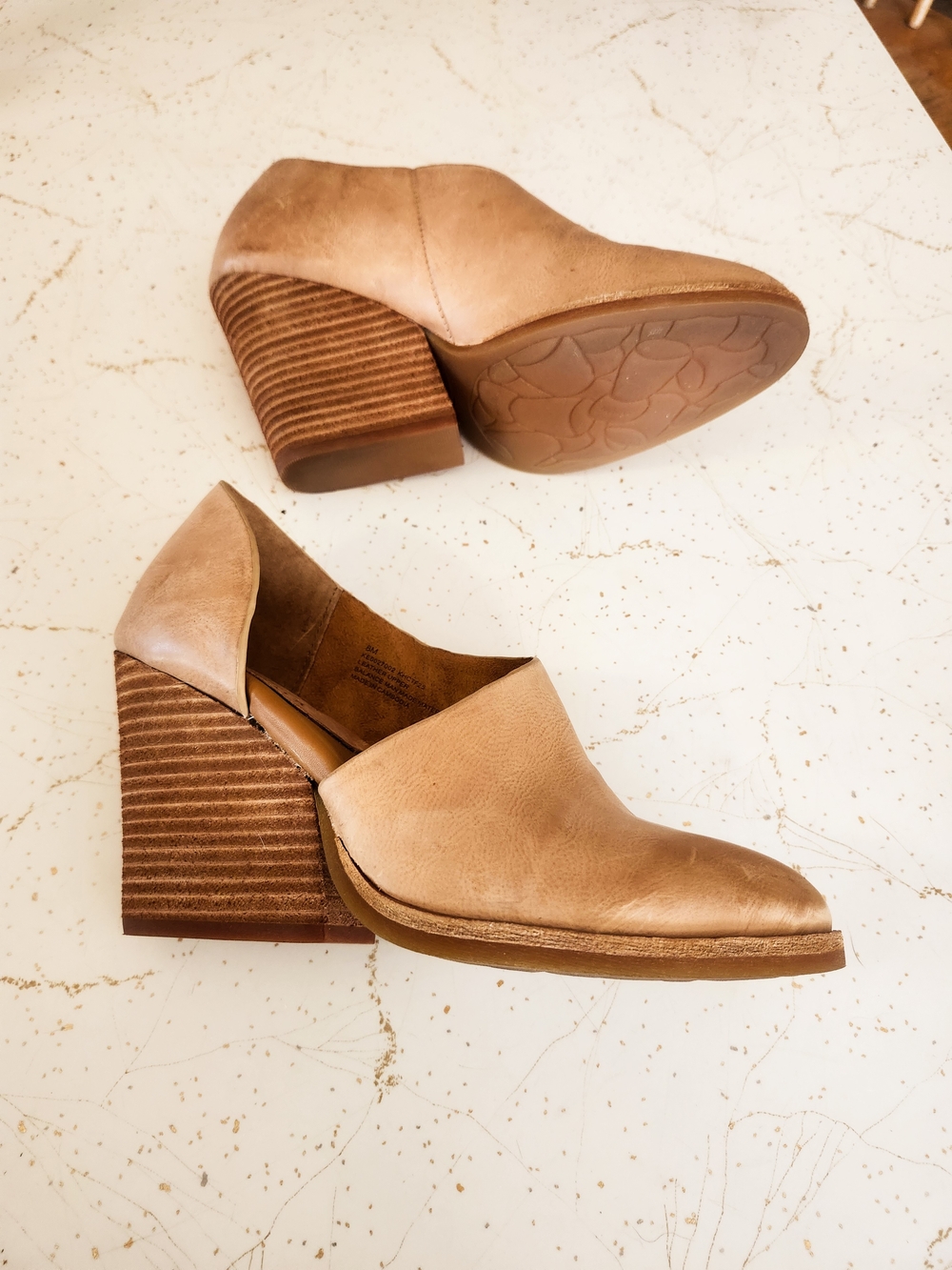 Kork-Ease Leather D'Orsay Heels Size 8 Beige Nude Block Heel Pumps